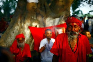 সব লোকে কয় লালন কি জাত সংসারে।